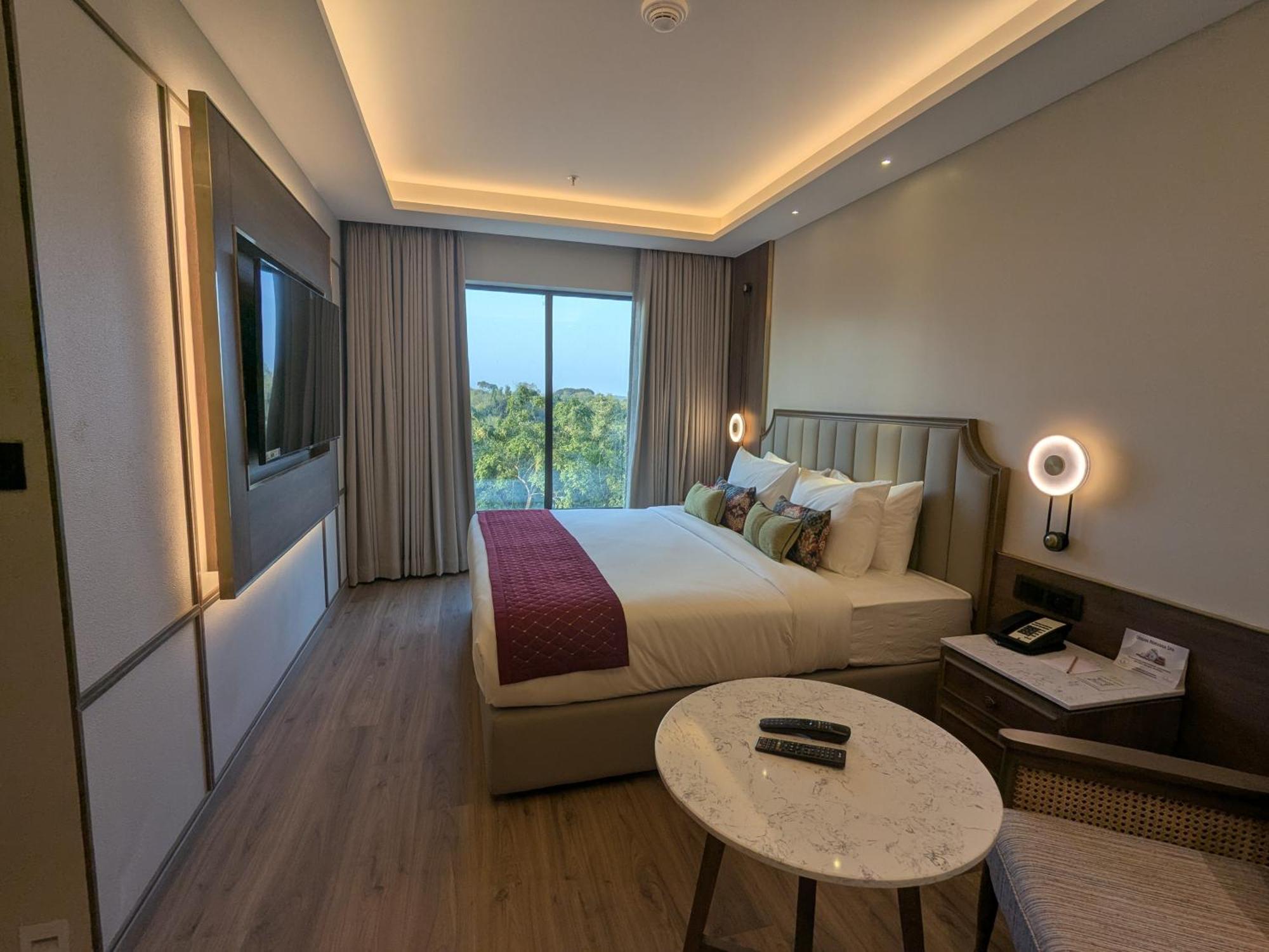 Boulevard 9 Luxury Resort & Spa Nadiād Exteriör bild